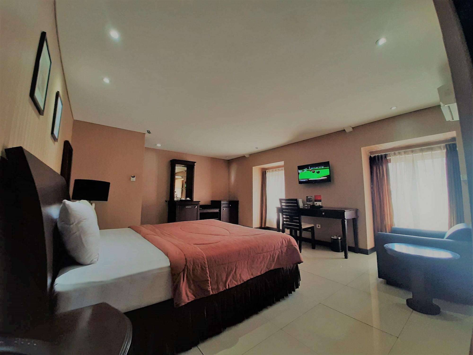 The Palais Hotel Dago Bandung Exterior foto