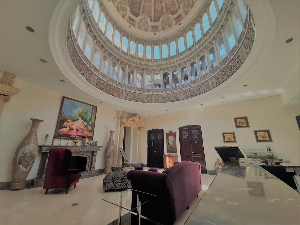 The Palais Hotel Dago Bandung Exterior foto
