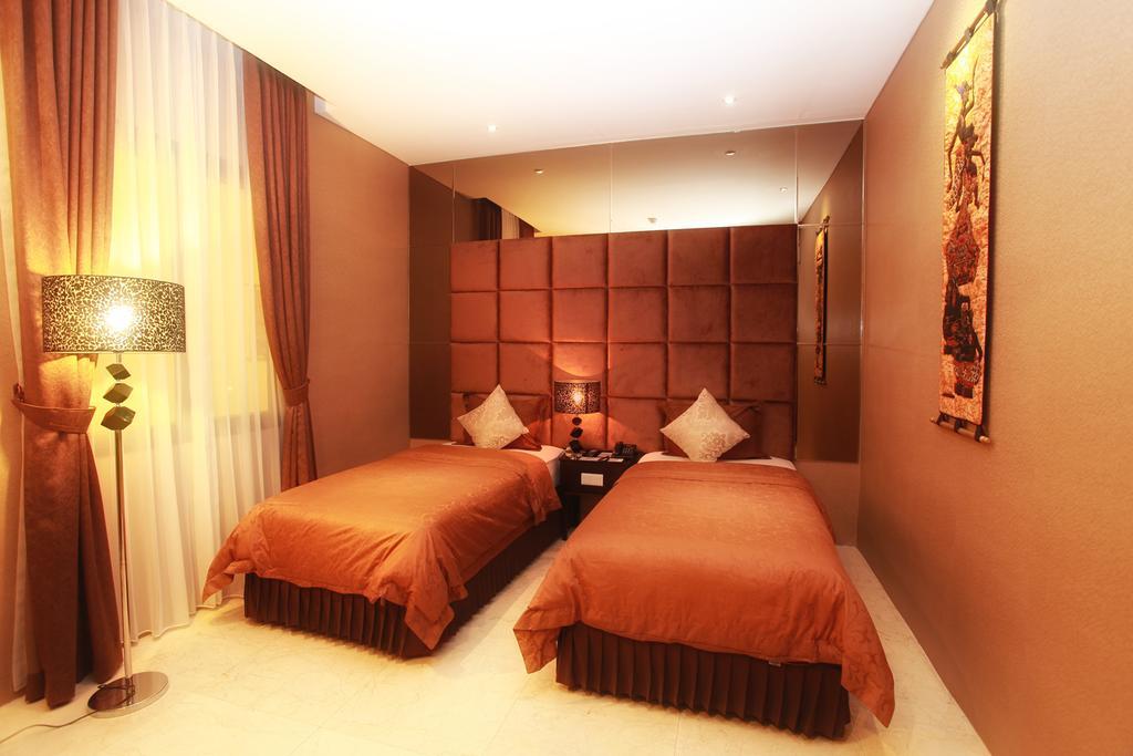 The Palais Hotel Dago Bandung Exterior foto